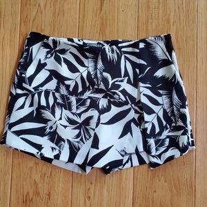Express shorts skort black and white